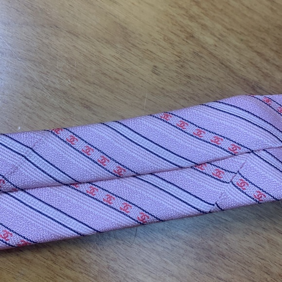 Chanel 100% silk Tie Pink CC logo stripe with Chain 60"L x 3.5"W EUC - Picture 10 of 14